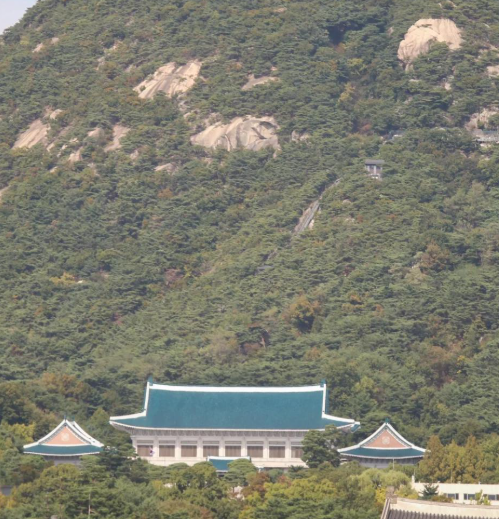 韩国总统府将与出口商讨论外汇问题