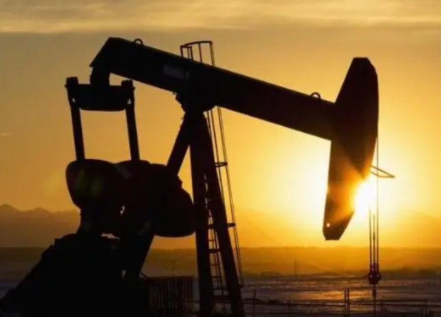 油价攀升 特朗普表态反复打击停火预期