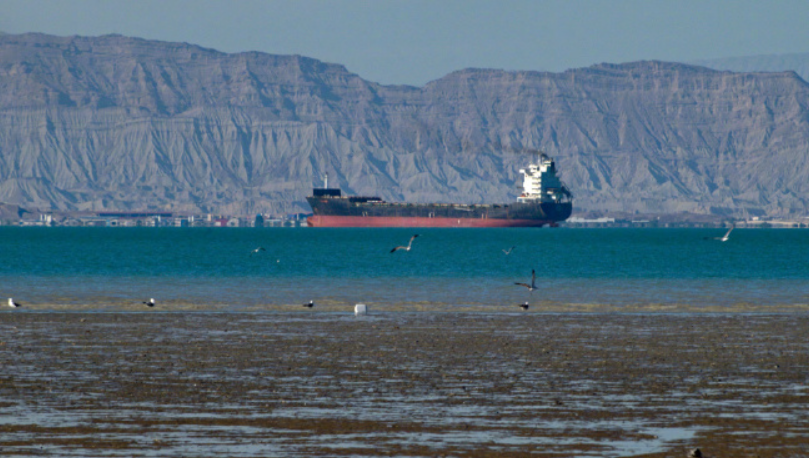 特朗普告诉助手 愿在霍尔木兹海峡不重开情况下